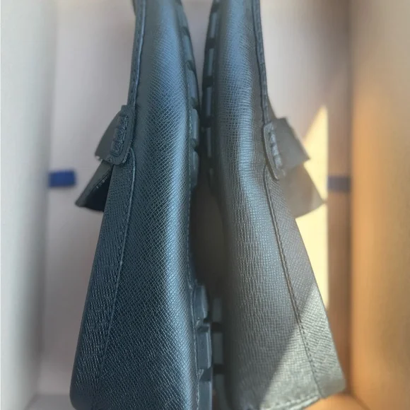 Louis Vuitton Men's Elegant Black Slip-Ons